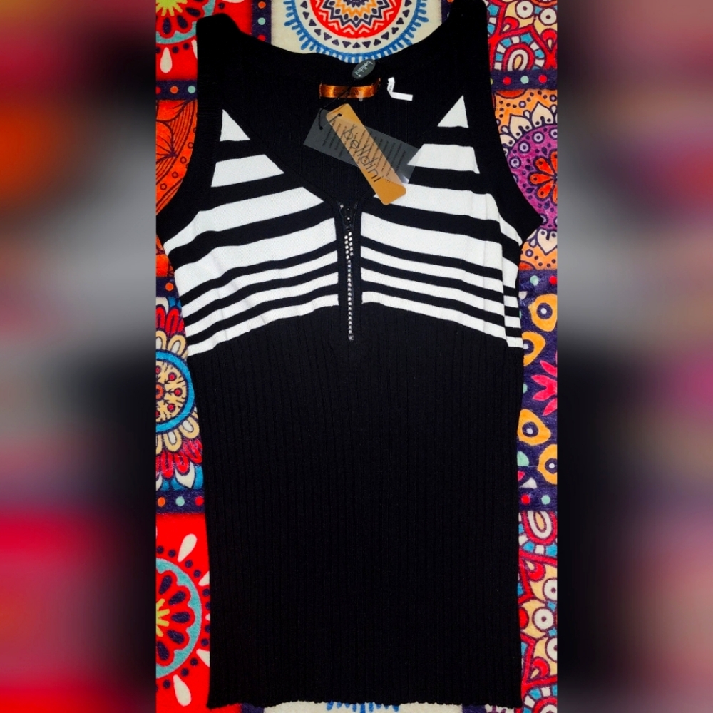 Womans tank top, black&white color , NWT, size small